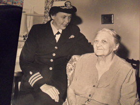 Covington sits with her mother on the day of the Cuban Missile Crisis. She left for Puerto Rico the same day to help receive the wounded at the Naval hospital she helped build and establish.